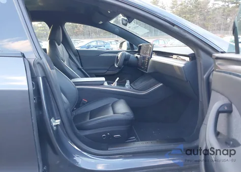 2023 Tesla Model S Dual Motor All-Wheel Drive/Standard Range z USA, uszkodzony, nr VIN 5YJSA1E57PF500006